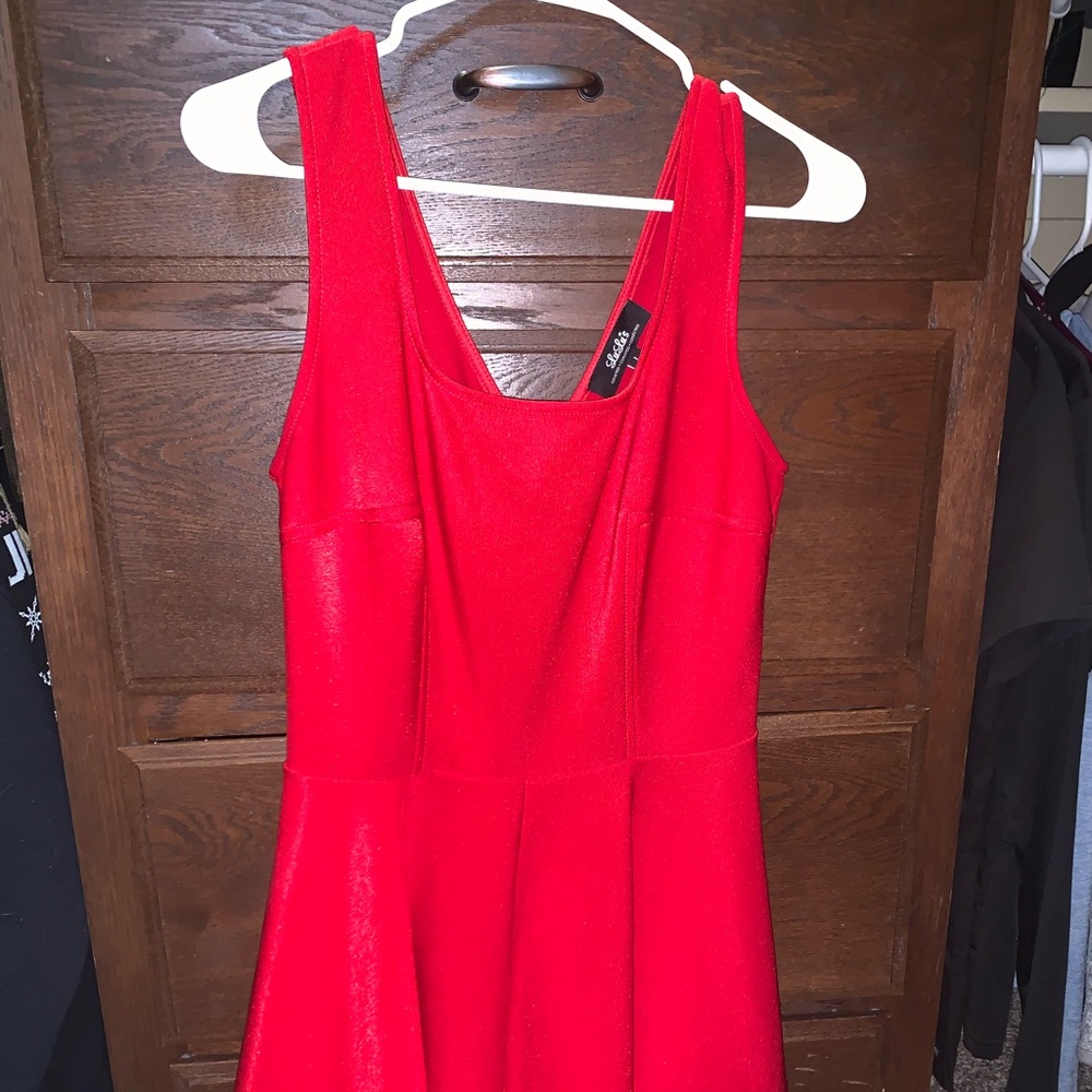 Lulu’s red dress